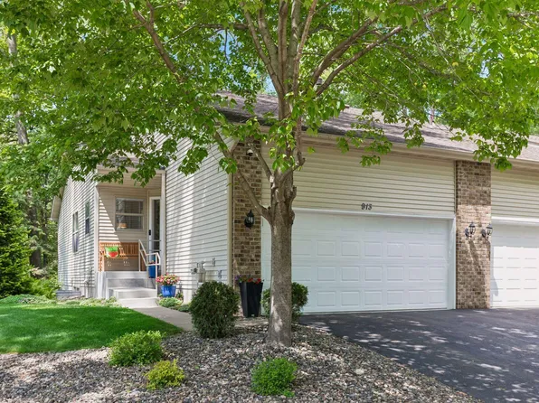 913 Oakwood Heights Cir, Eagan, MN 55123