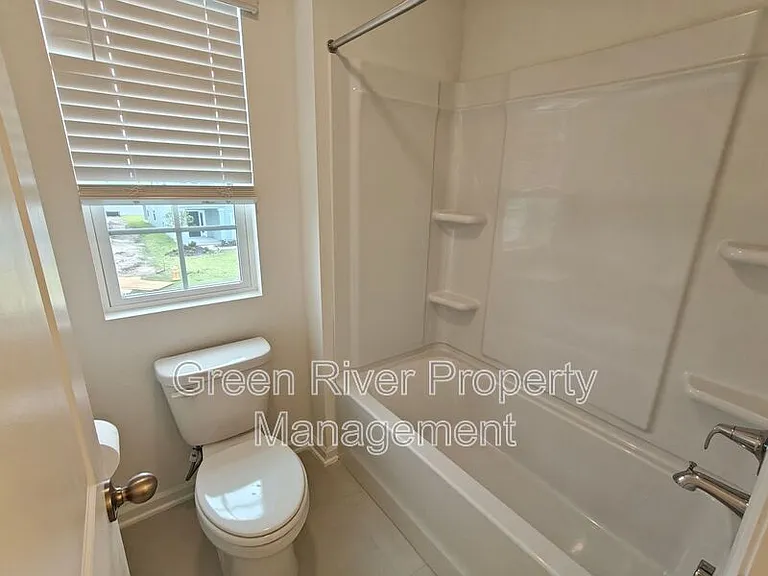 5724 Lagoon Cruise Way — Photo 35