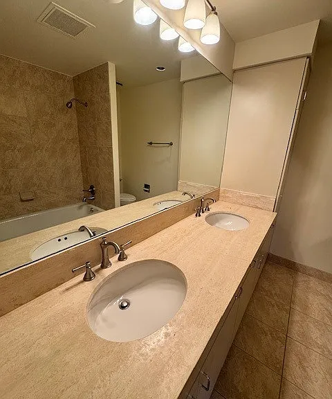 The Parklane — Photo 33