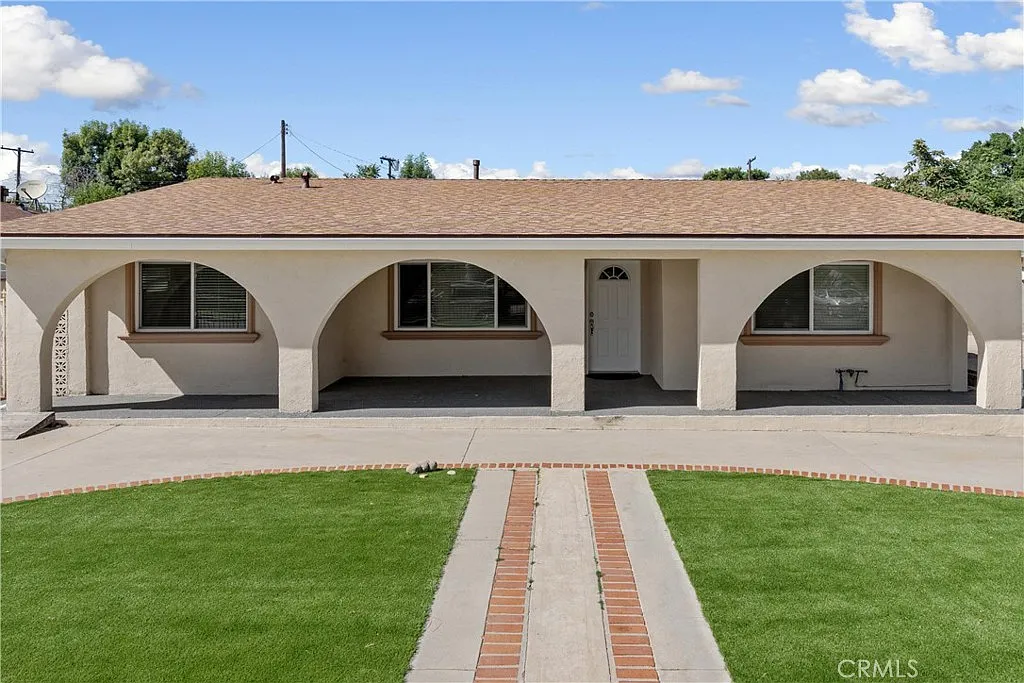 4 bed, 1726 sqft, $4,850 — Photo 2