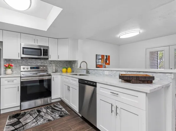 4444 Victory Dr APT 1108, Houston, TX 77088