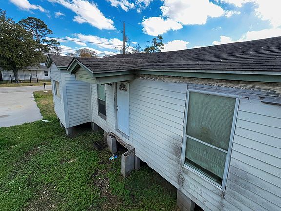 2nd image of 9401 Heatherside St