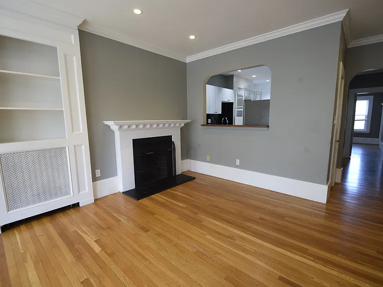 1402 Beacon St #3 — Photo 5