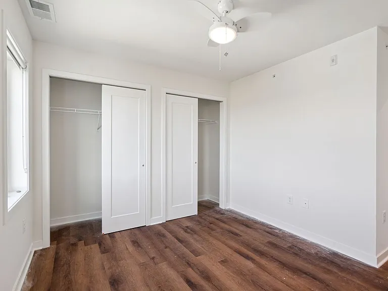 Graduate Pointe — Photo 157