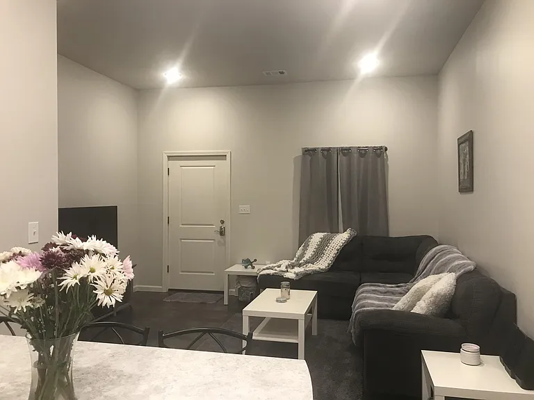 1613 W Nettleton Ave #B — Photo 1