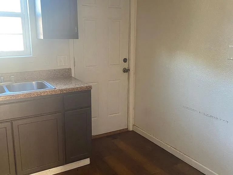3015 Beechwood St #3015 — Photo 6