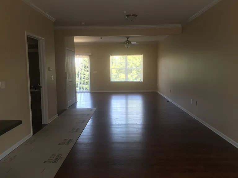 23001 Parkview Dr — Photo 2