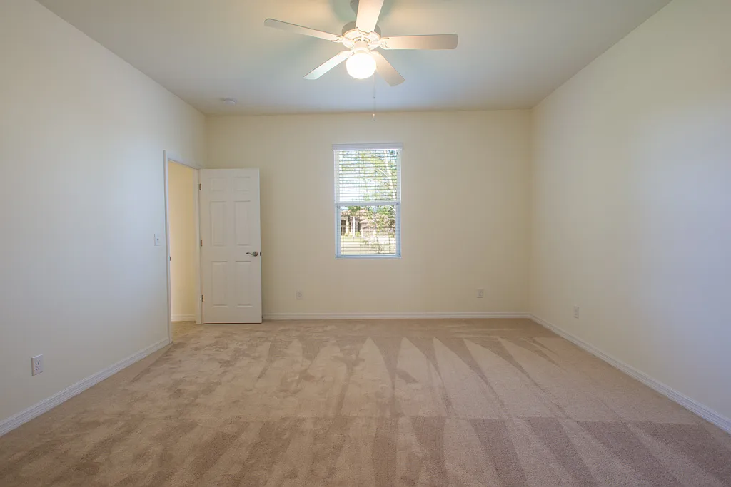 NE Cape Coral Single Family Home — Photo 4