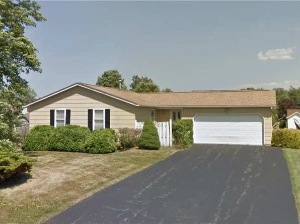 32 Leerie Dr, Rochester, NY 14612