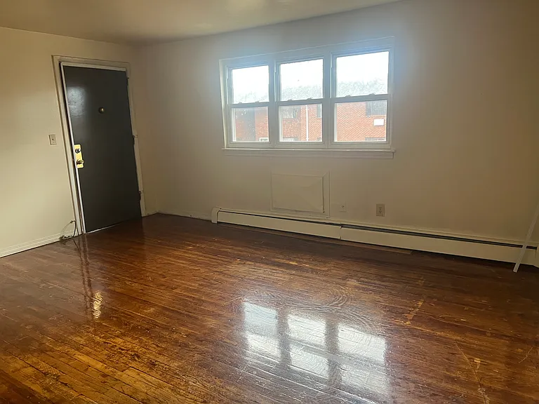 386 Park Ave — Photo 5