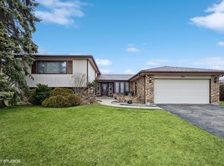 819 N Harrow Ct, Addison, IL 60101