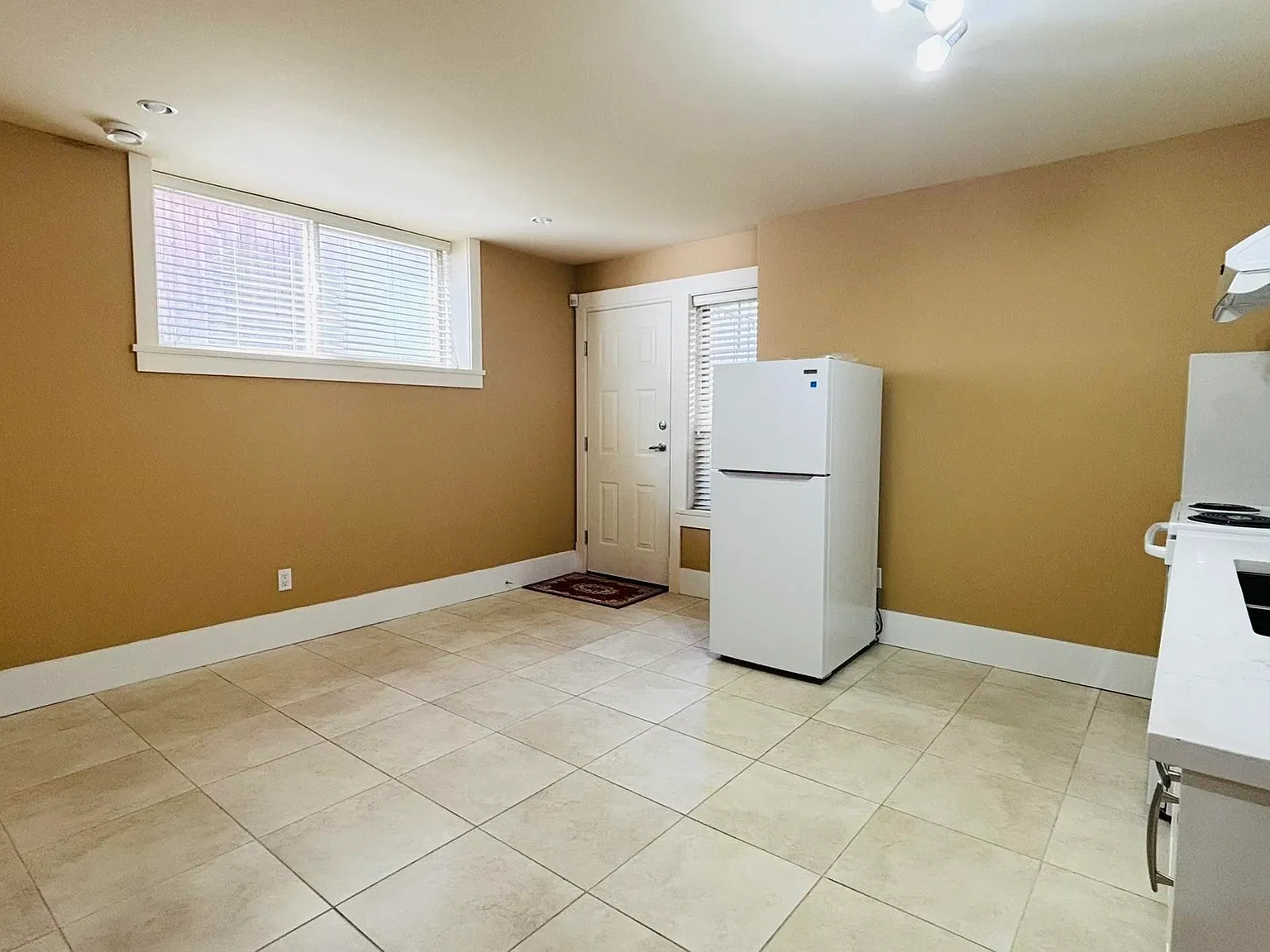 2139 W 22nd Ave — Photo 4