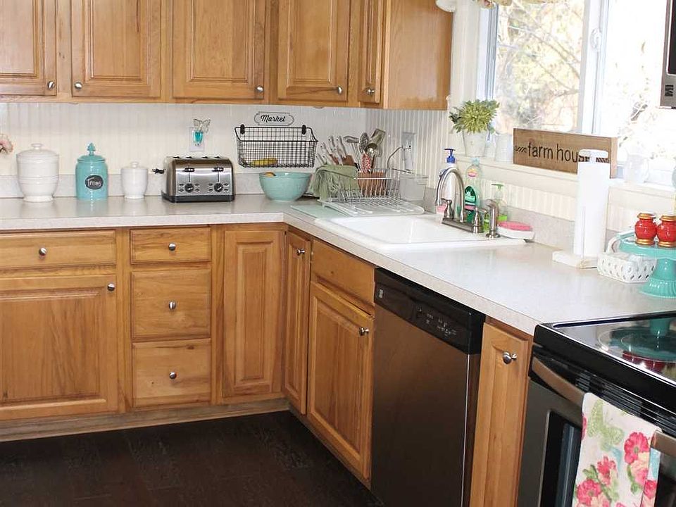 2nd image of 20 Ridgewood Ter