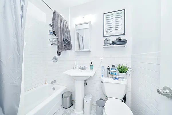 Rented by Living New York | media 12