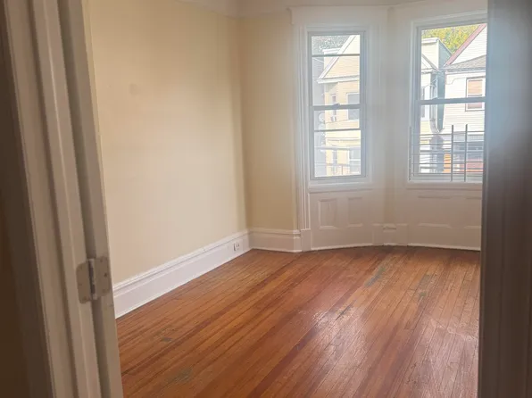 239 Bayview Avenue image 13 of 20