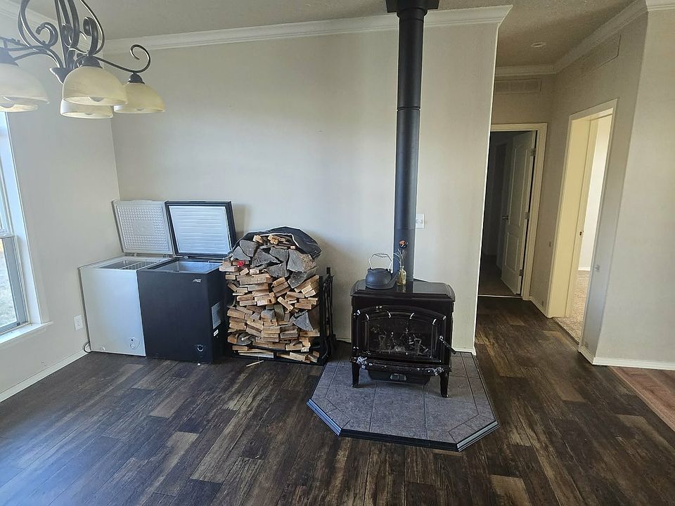 2nd image of 38 Windy Ridge Ln