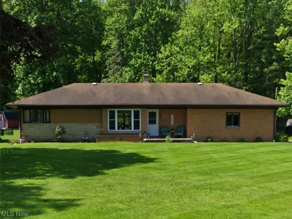 8200 Chestnut Blvd, Broadview Heights, OH 44147