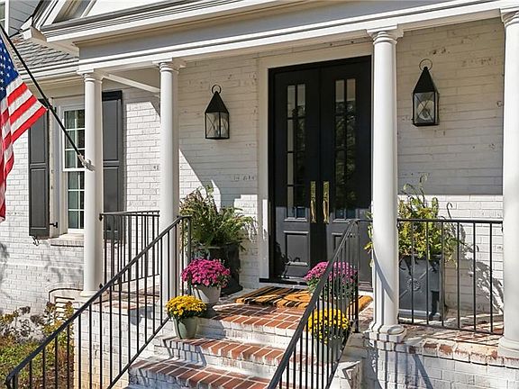4th image of 1024 Club Commons Cir NE