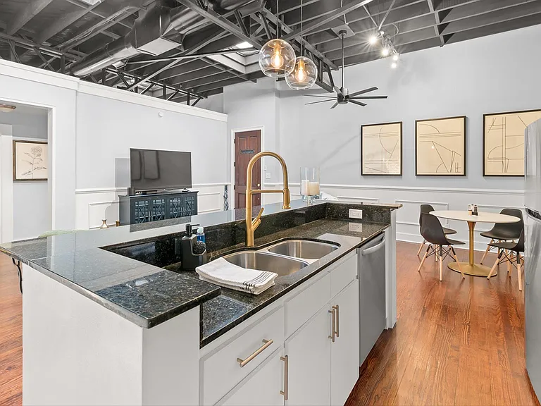 343 King St #C — Photo 12