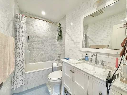 Rented by Doorway NYC, LLC | media 17