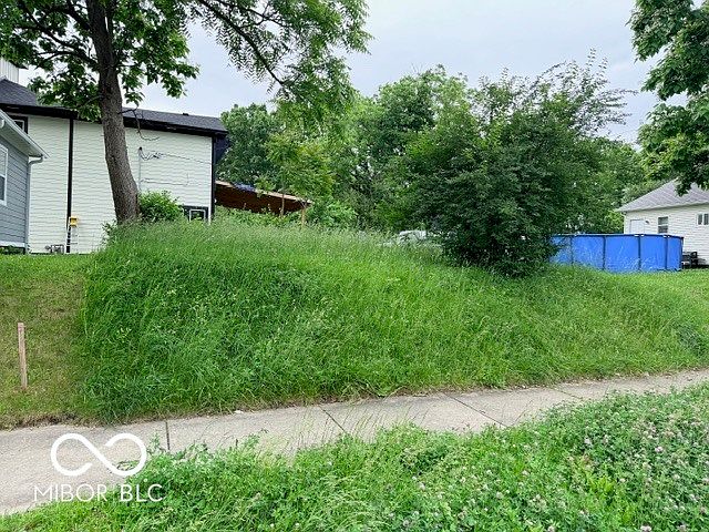 1st image of 311 W 26th St