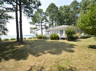 11 Stove Point Rd, Deltaville, VA 23043