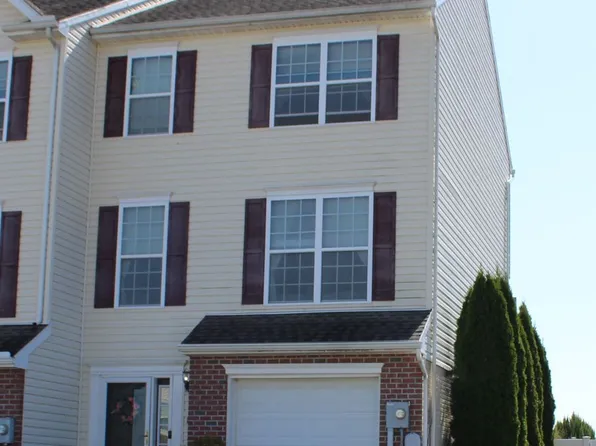1242 Ledge Dr, York, PA 17408
