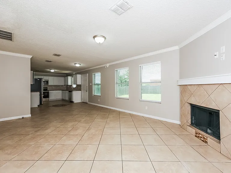 3115 Teodoro Dr — Photo 5