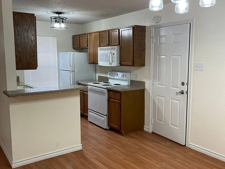 1109 Summer Wheat St — Photo 3