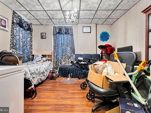 4th image of 6 Walnut St