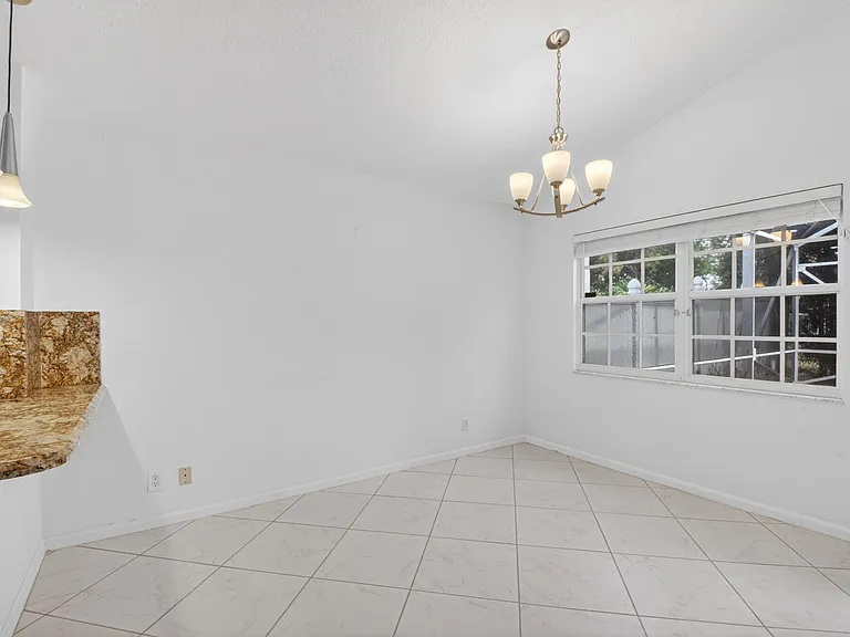 7558 Ironbridge Cir — Photo 7
