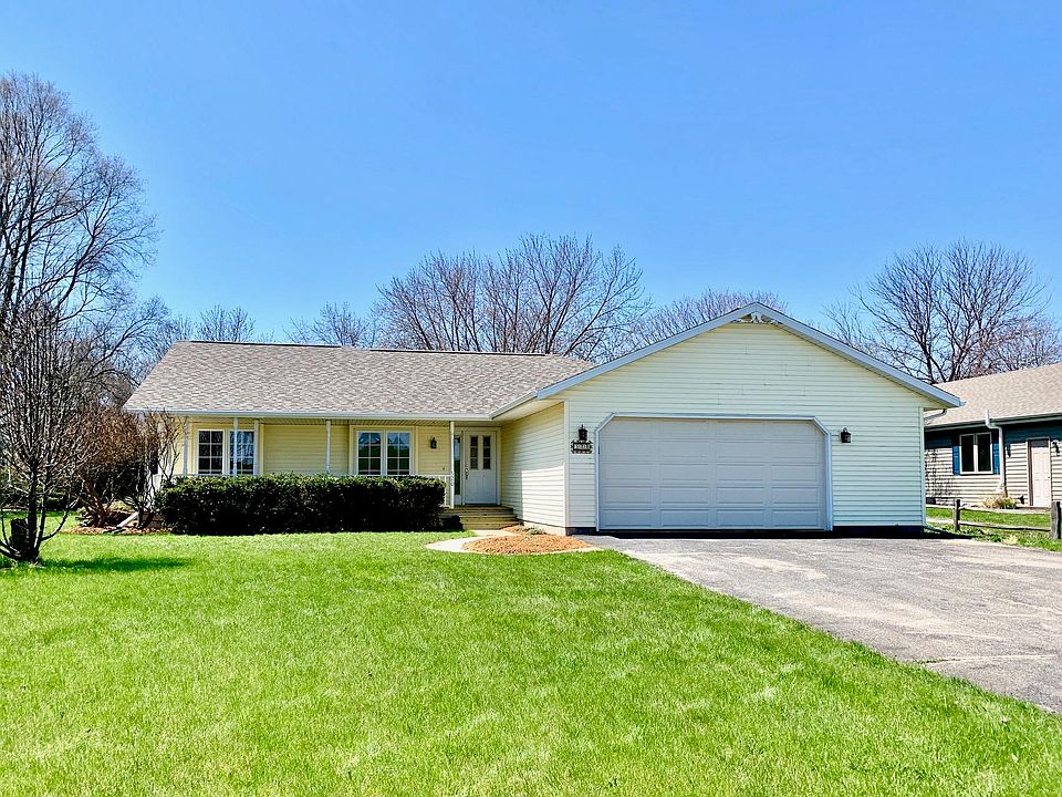 1st image of 520 Carriage Hill Dr