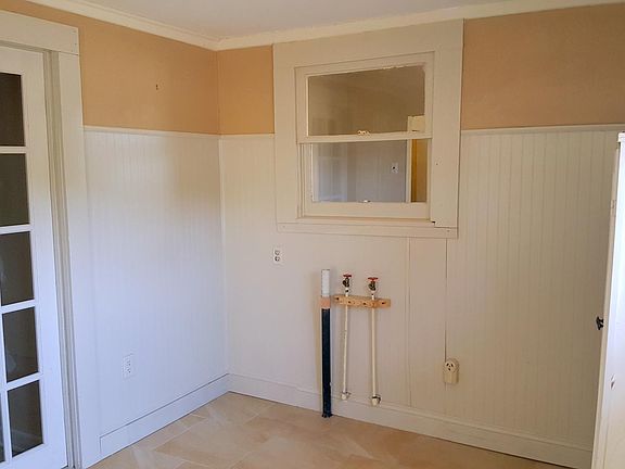 Laundry Rm