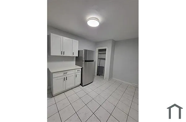 Building Photo - 116 Cherry St #2