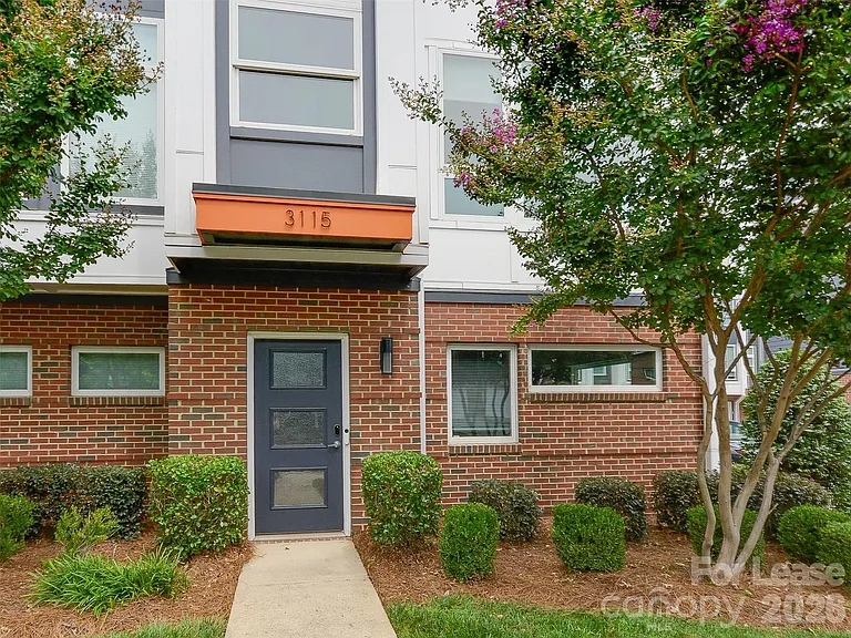 3115 Robeline Ln — Photo 2