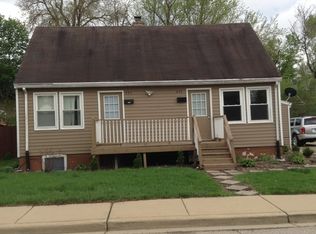 435 Fremont St #437, Elgin, IL 60120