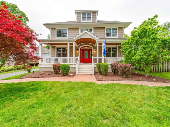 20760 N Florence Ave, Prairie View, IL 60069