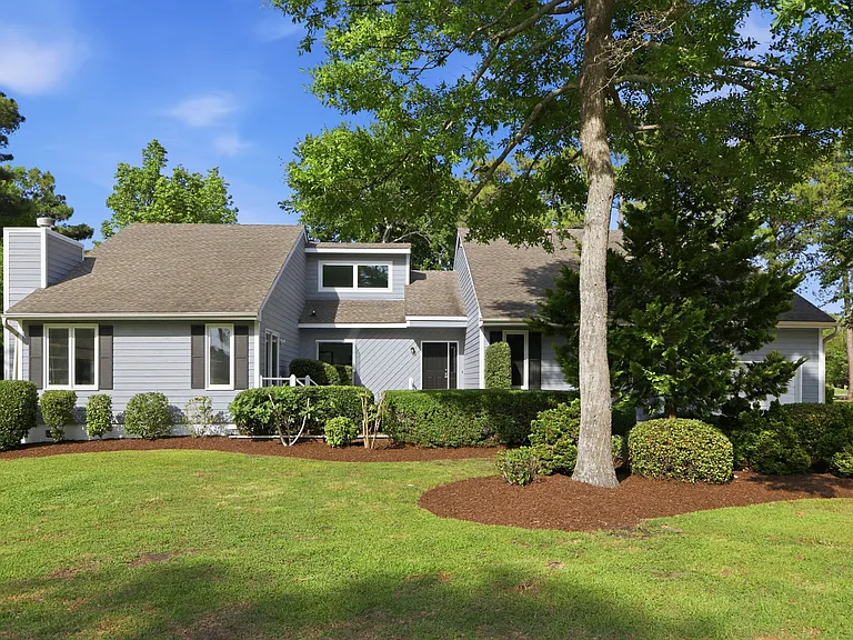 304 Lord Granville Dr — Photo 2