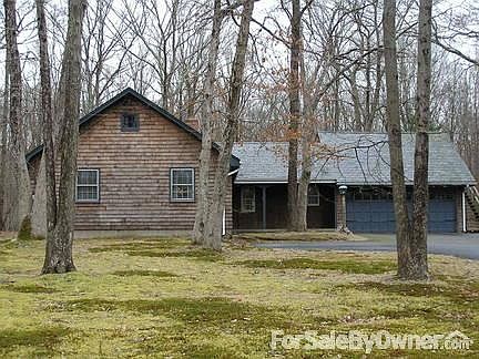 682 NORWICH AVENUE
						:
						3 BEDROOM/2 BATH RANCH ON 2.3 ACRES - 
BONUS ROOM ABOVE GARAGE