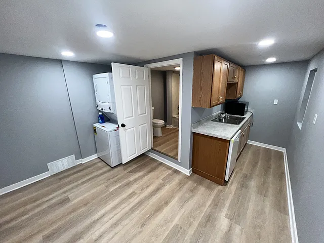 1108 E 9th St #1B — Photo 11
