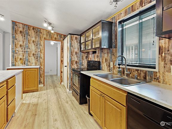 5th image of 210 37th Street SE #81