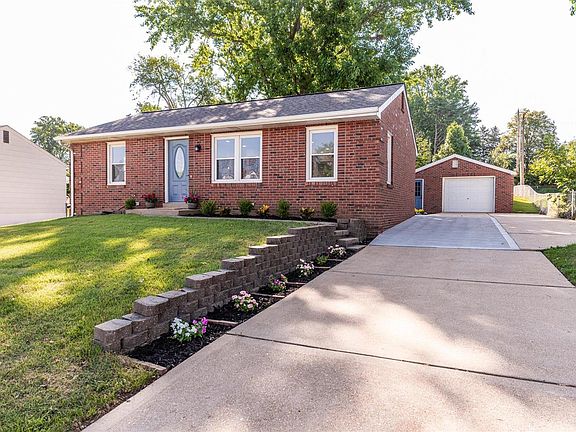 3rd image of 10254 Pickwick Dr
