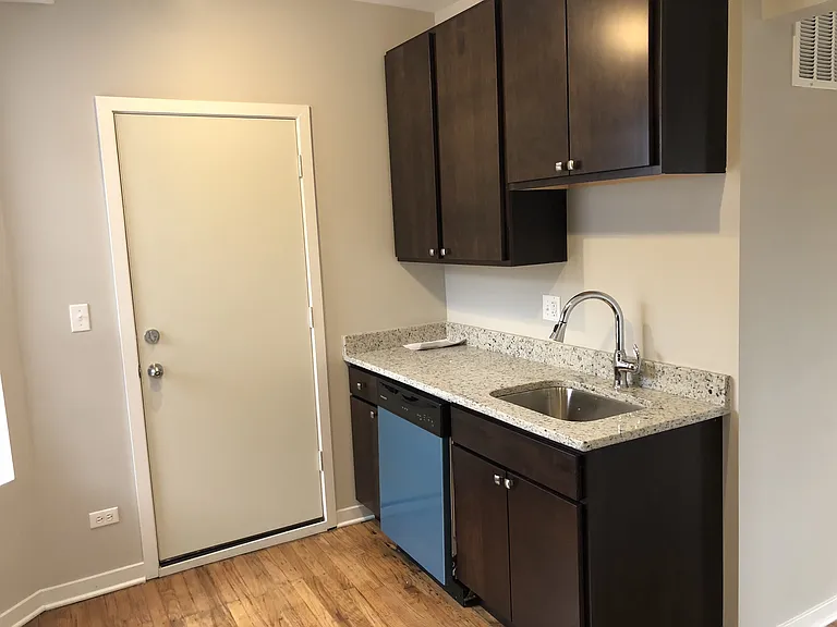 4821 N Christiana Ave #3 — Photo 8