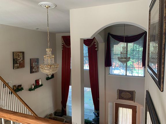 3rd image of 5649 Crimson Oaks Dr