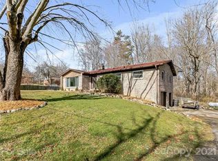 7 Horton Dr, Candler, NC 28715