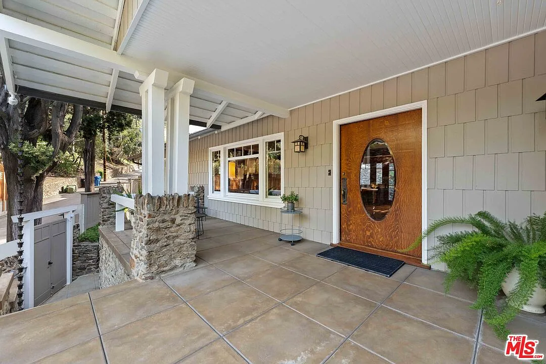 3 bed, 2.0 bath, 2237 sqft, $9,750 — Photo 4
