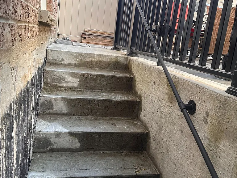 32 Darlet Ave #BASEMENT — Photo 1