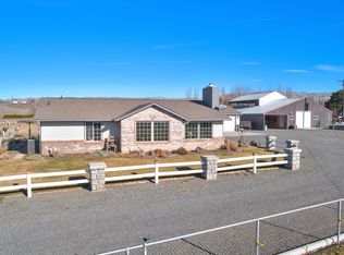 241 Critter Way, Moxee, WA 98936