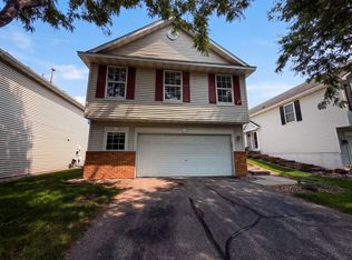 7476 Hampton Ln, Shakopee, MN 55379