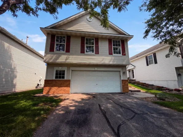 7476 Hampton Ln, Shakopee, MN 55379